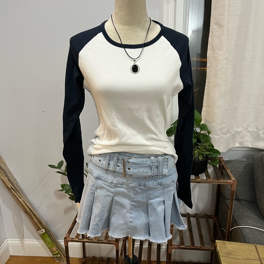 NEW WITH TAGS White and Navy Raglan Long Sleeve Top